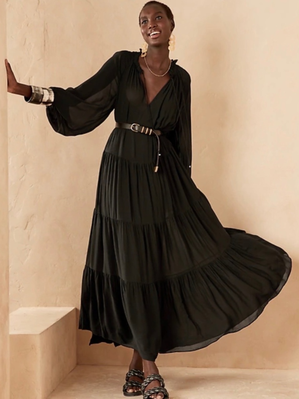 Banana Republic --BlackTIERED MAXI DRESS
